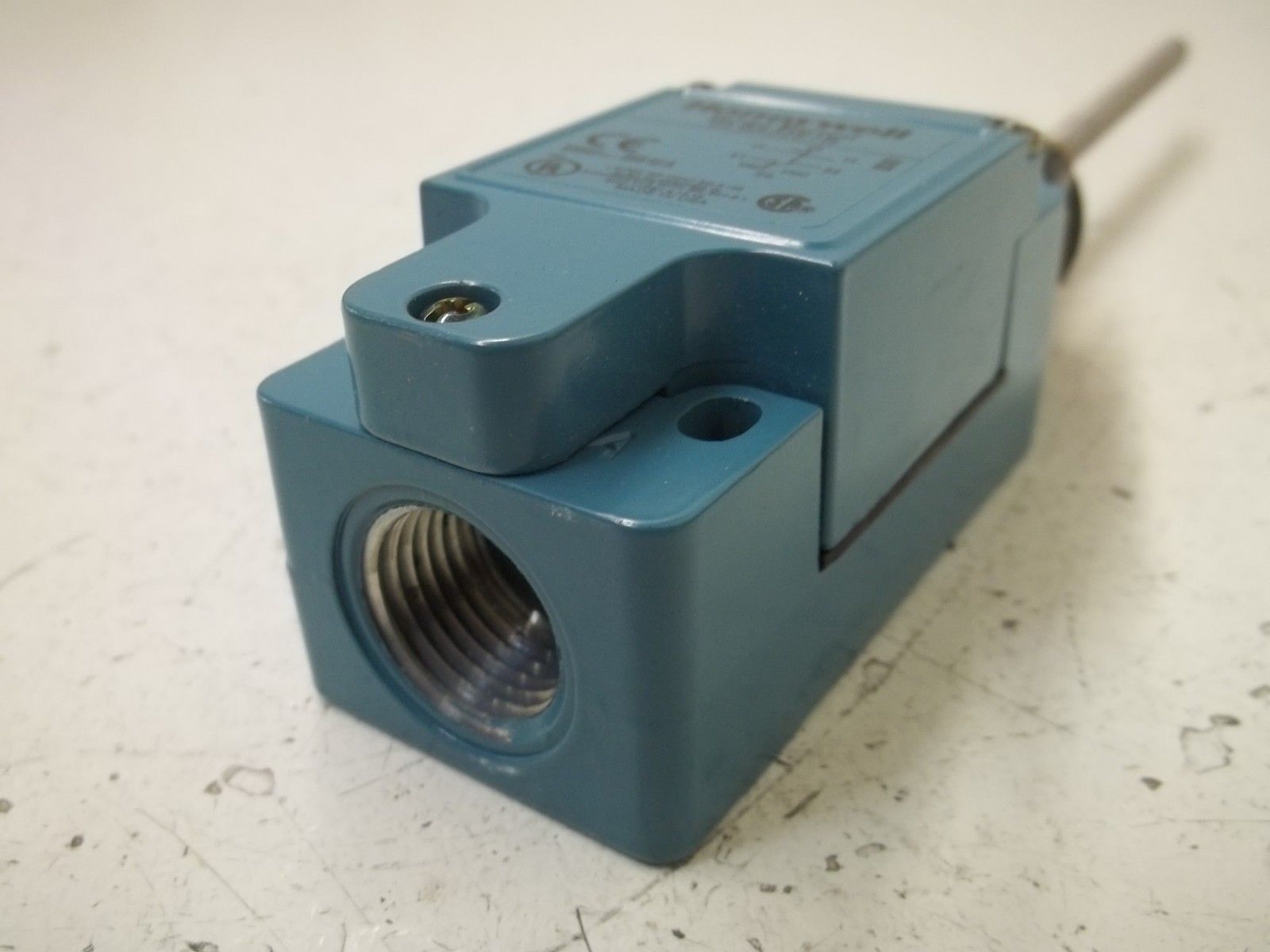 HONEYWELL GLBA02E7B LIMIT SWITCH NSMP