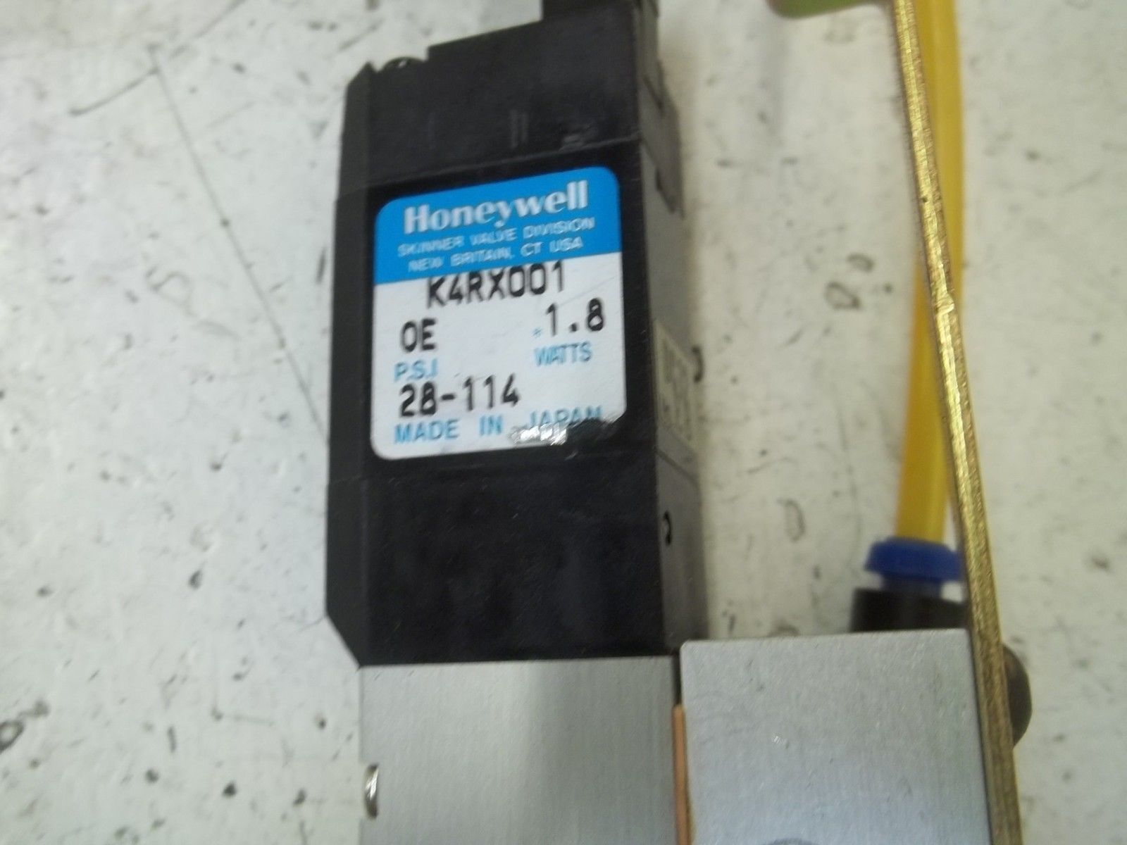 HONEYWELL K4RX001 SOLENOID VALVE OE P.S.I. 1.8WATTS UNMP