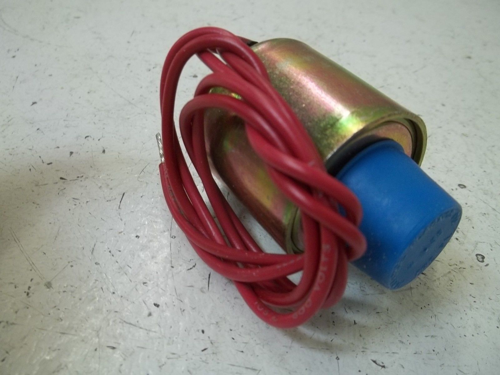 HONEYWELL PM2D1020AB6A8Q SOLENOID COIL 120V NSMP