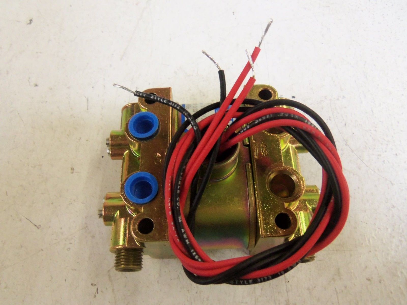 HONEYWELL SKINNER VALVE V933LEF2075 AB6A0Z *NEW*