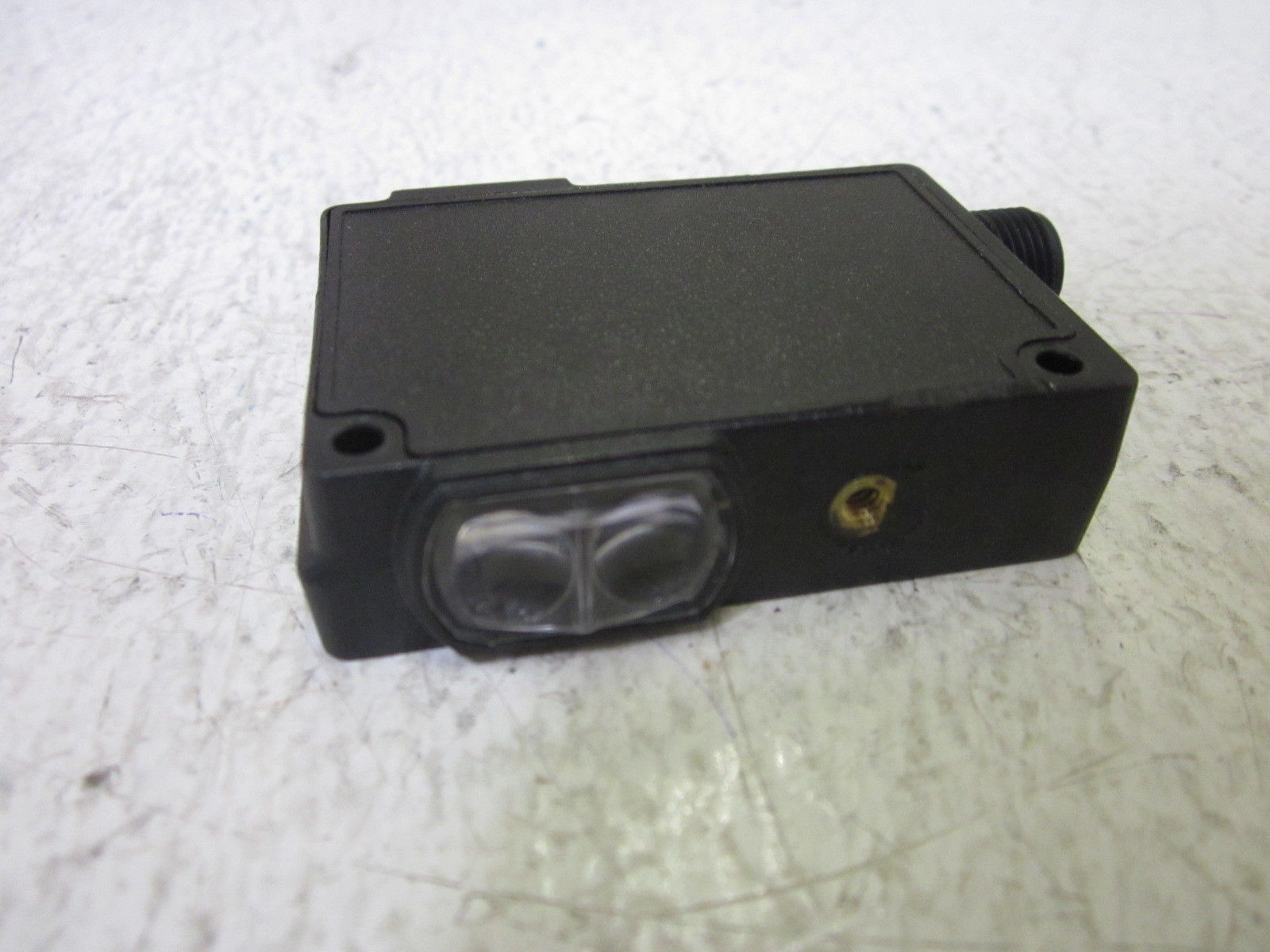 HONEYWELL SVP1-D1LNQ-1 DIFFUSE SENSOR UNMP