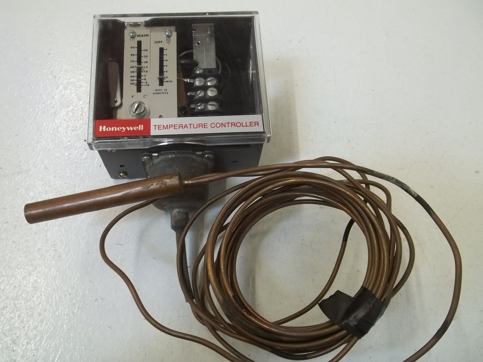 HONEYWELL T915C 1407 TEMPERATURE CONTROLLER UNMP
