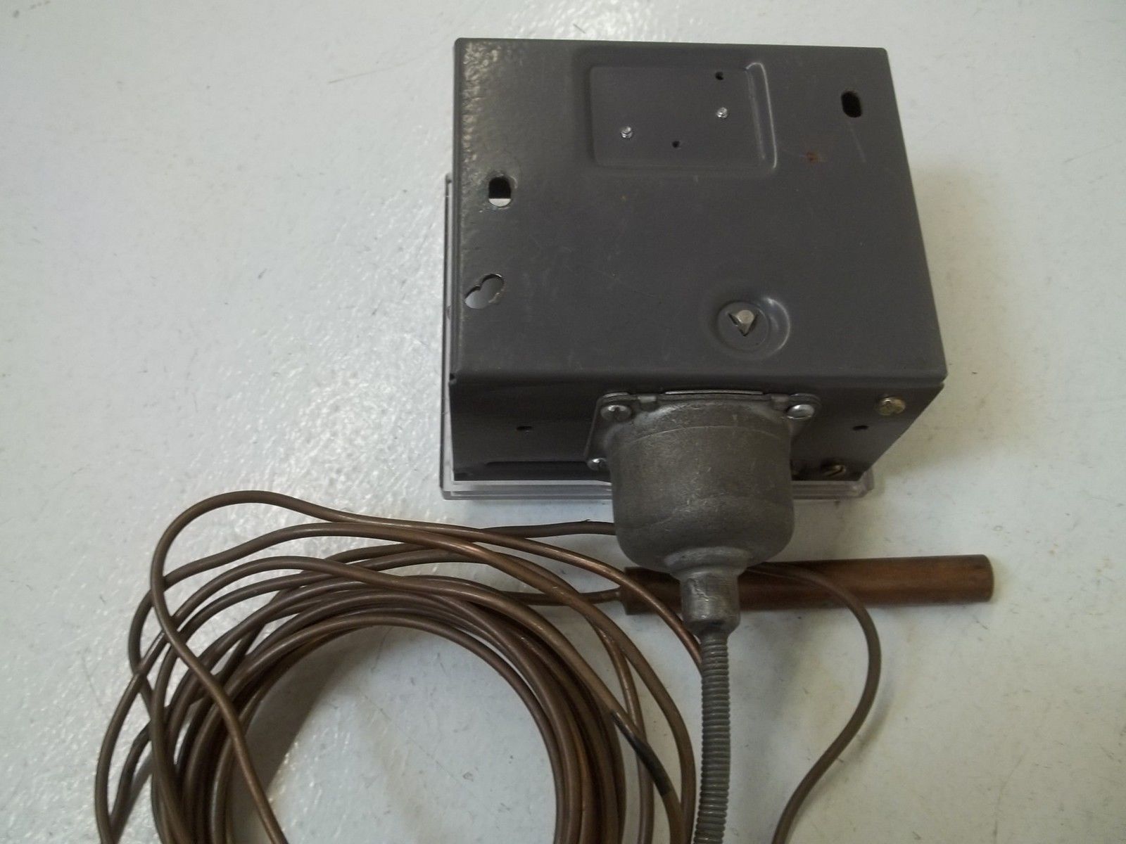 HONEYWELL T915C 1407 TEMPERATURE CONTROLLER UNMP