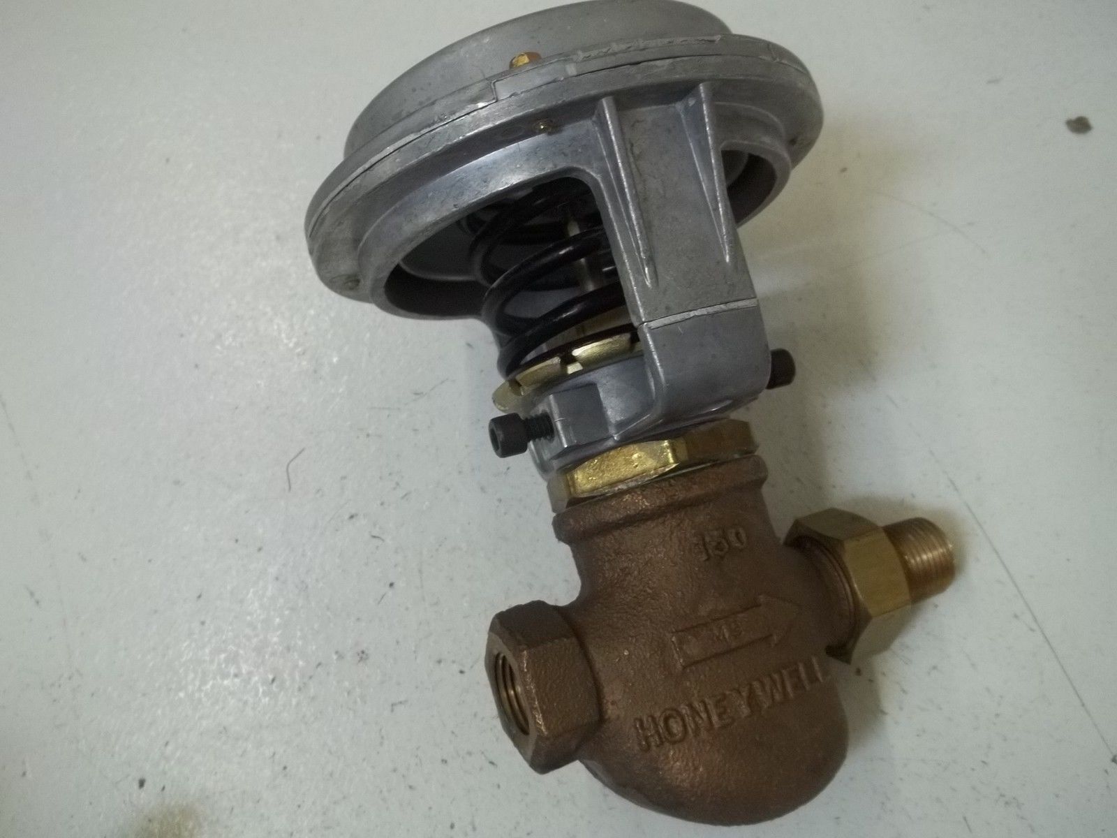 HONEYWELL VP512A12053 3-8PSI UNMP