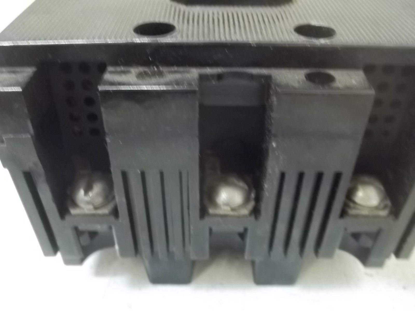 I-T-E EH3-M015 CIRCUIT BREAKER UNMP