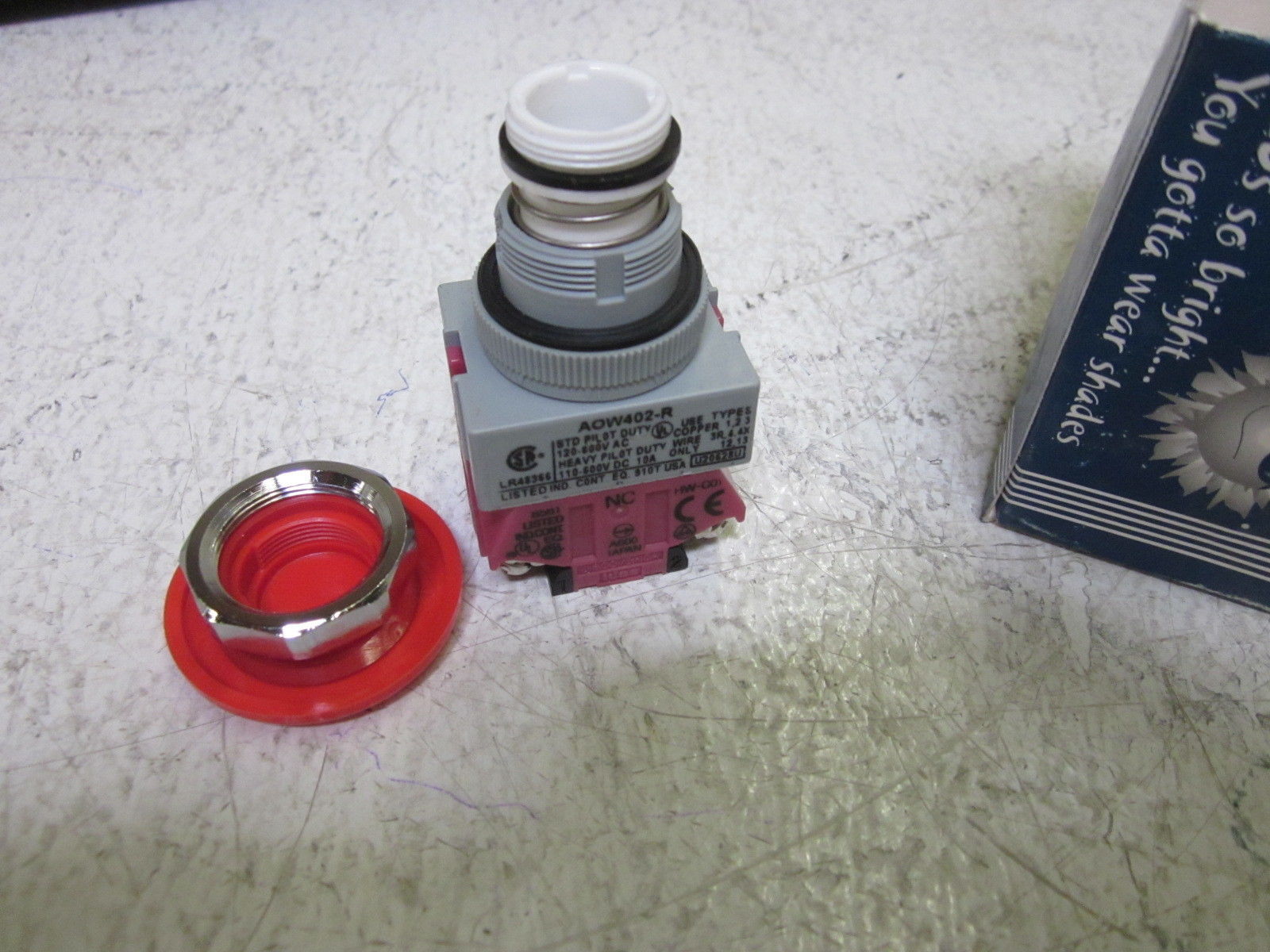 IDEC AOW402-R PUSH BUTTON SWITCH  NSMP