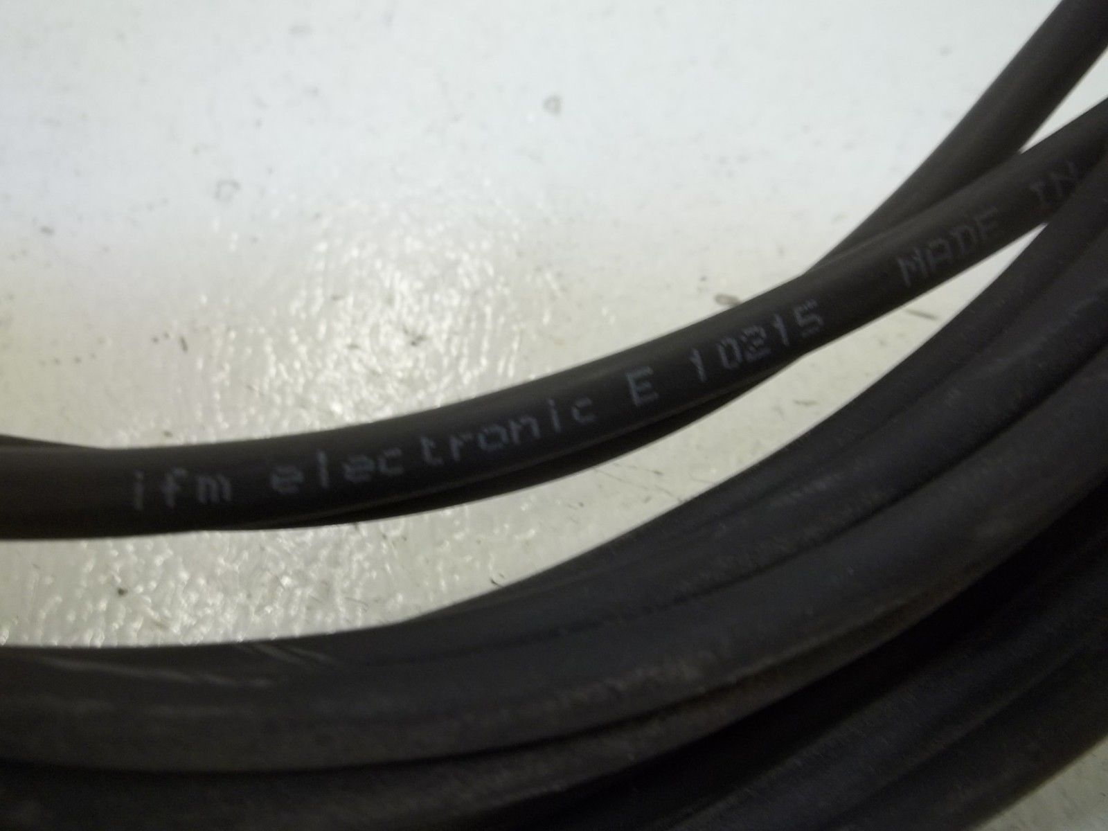 IFM EFECTOR E10215 SOCKET FOR SENSOR W/ M12 CONNECTOR UNMP