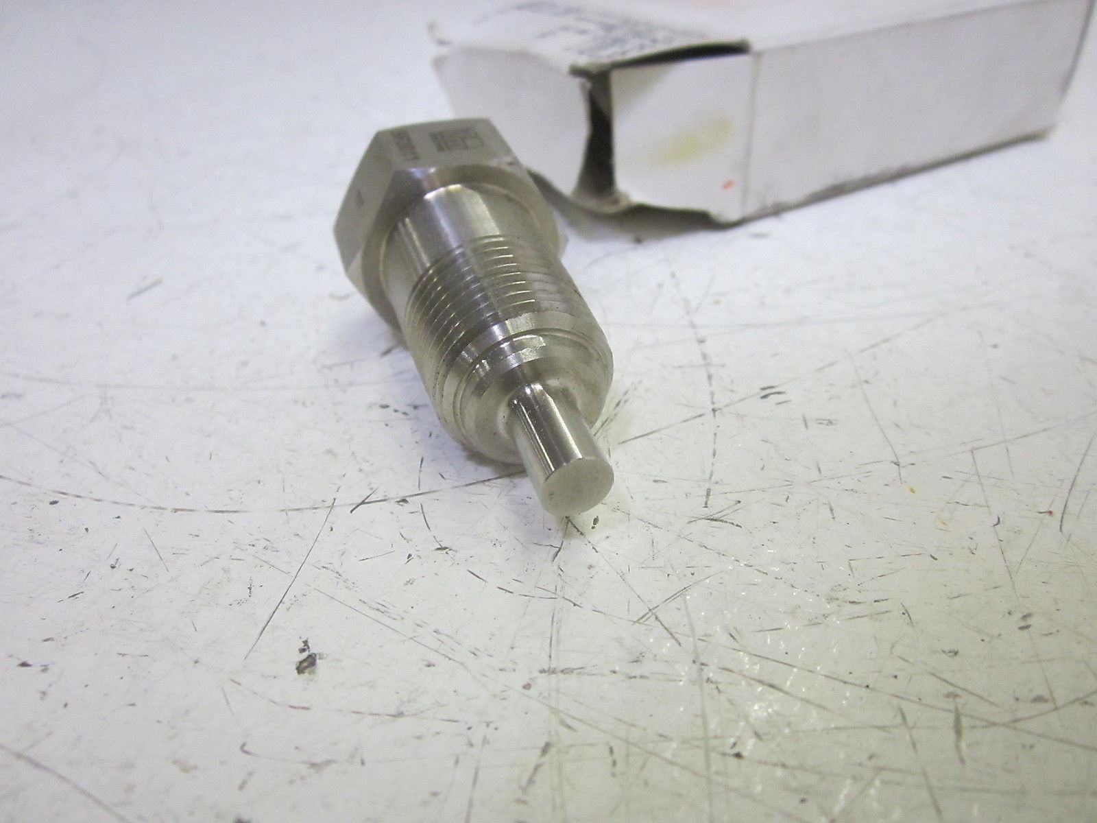 IFM EFECTOR SF3011 FLOW SENSOR  NSMP