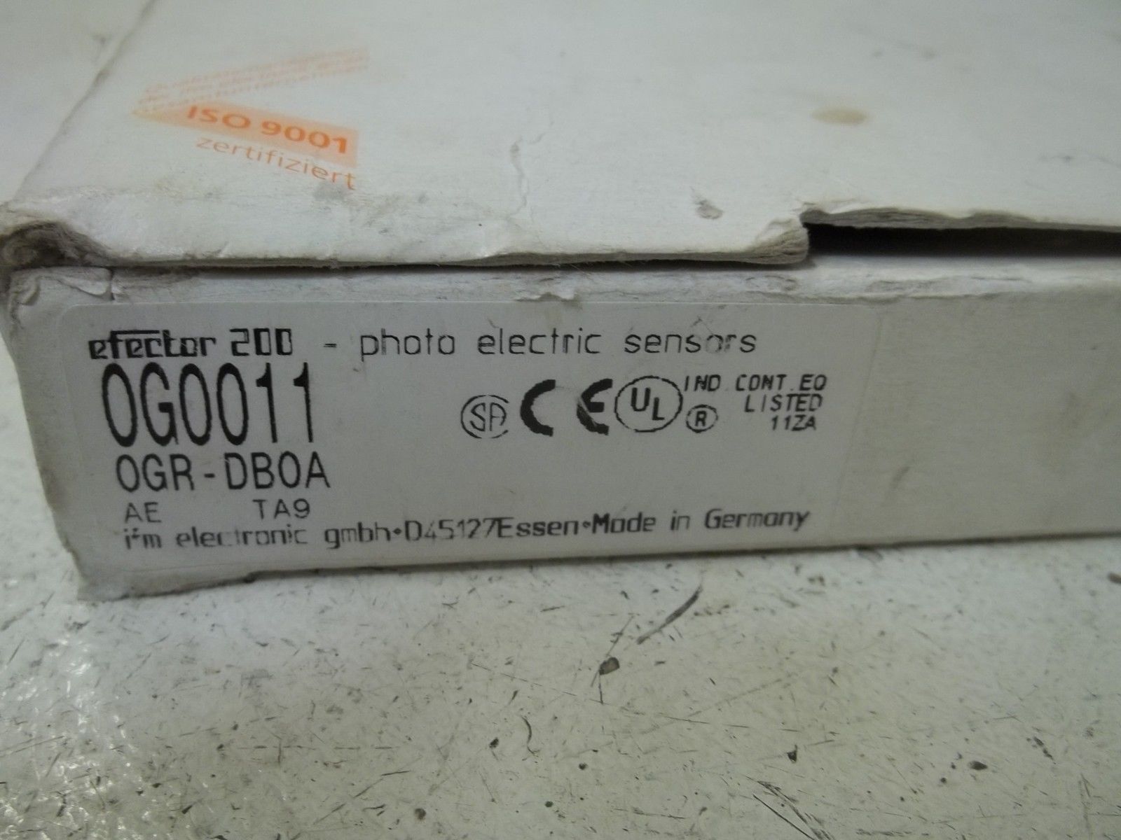 IFM OG0011 PHOTO ELECTRIC SENSOR UNMP