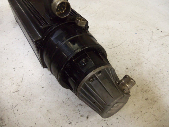 INDRAMAT MAC090C-0-KD-4-C/110-B-0/WI520LV/S001 SERVO MOTOR *USED*