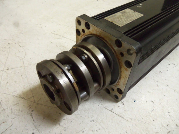 INDRAMAT MAC090C-0-KD-4-C/110-B-0/WI520LV/S001 SERVO MOTOR *USED*