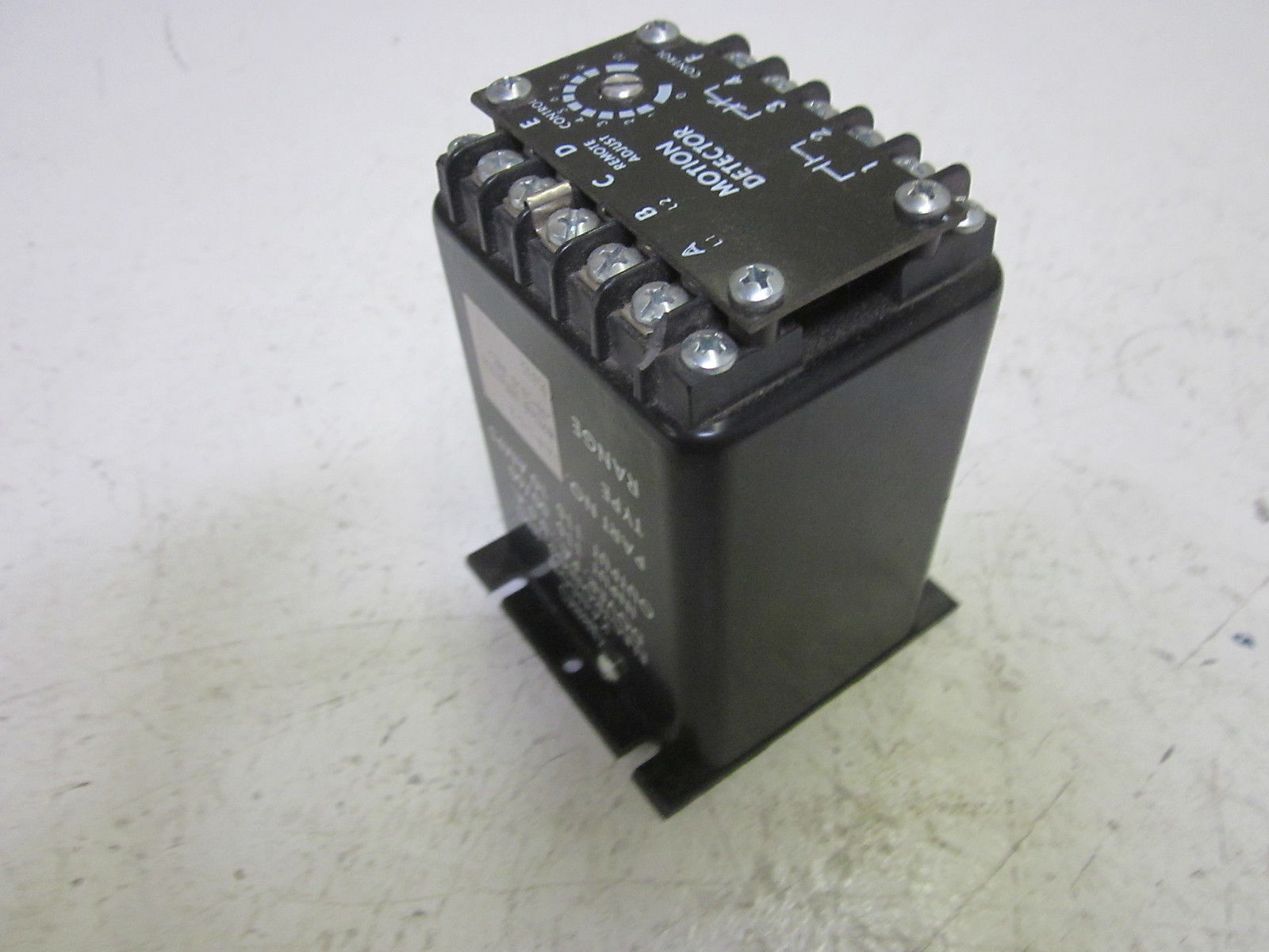 ISSC 1214-1-G-B MOTION DETECTOR CONTROL .06-10 SEC UNMP
