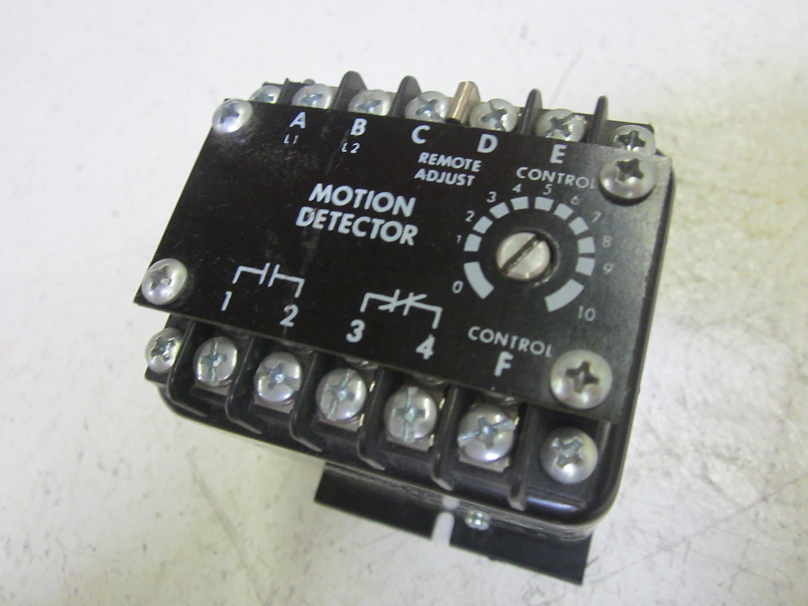 ISSC 1214-1-G-B MOTION DETECTOR CONTROL .06-10 SEC UNMP