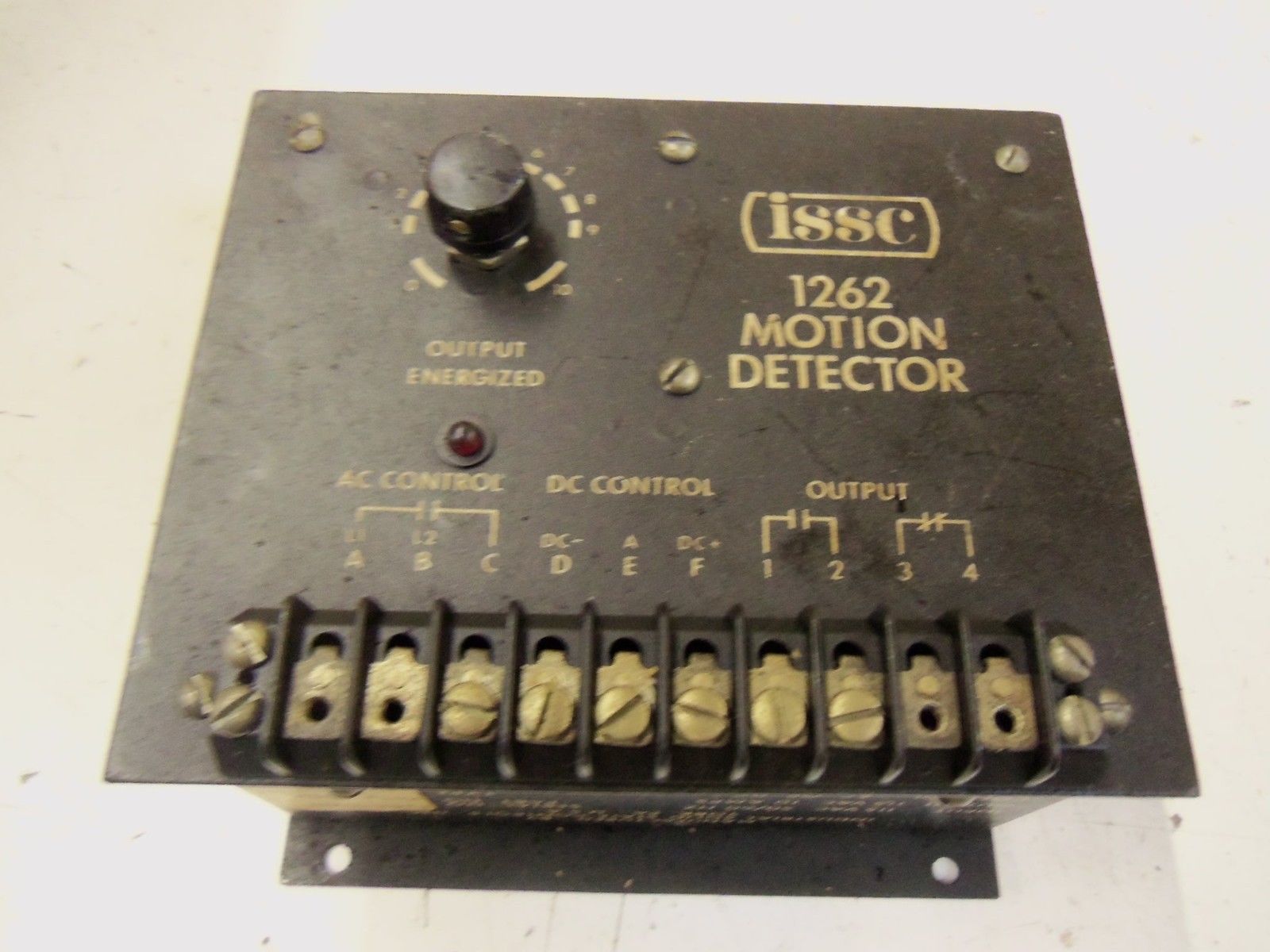 ISSC 1262-1-L-D-B MOTION DETECTOR *USED*