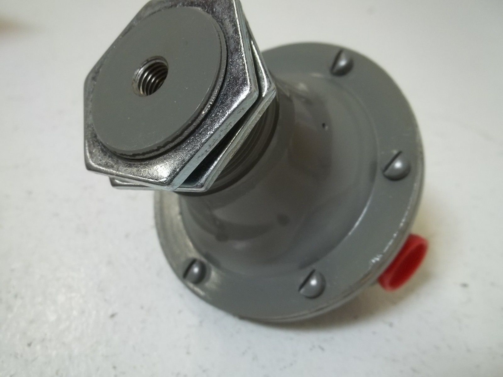 ITT GH10XT17772B REGULATOR 0-15 PSI NSMP