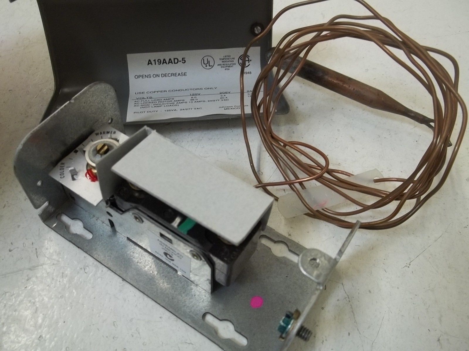 JOHNSON CONTROLS A19AAD-5 TEMPERATURE CONTROL UNMP