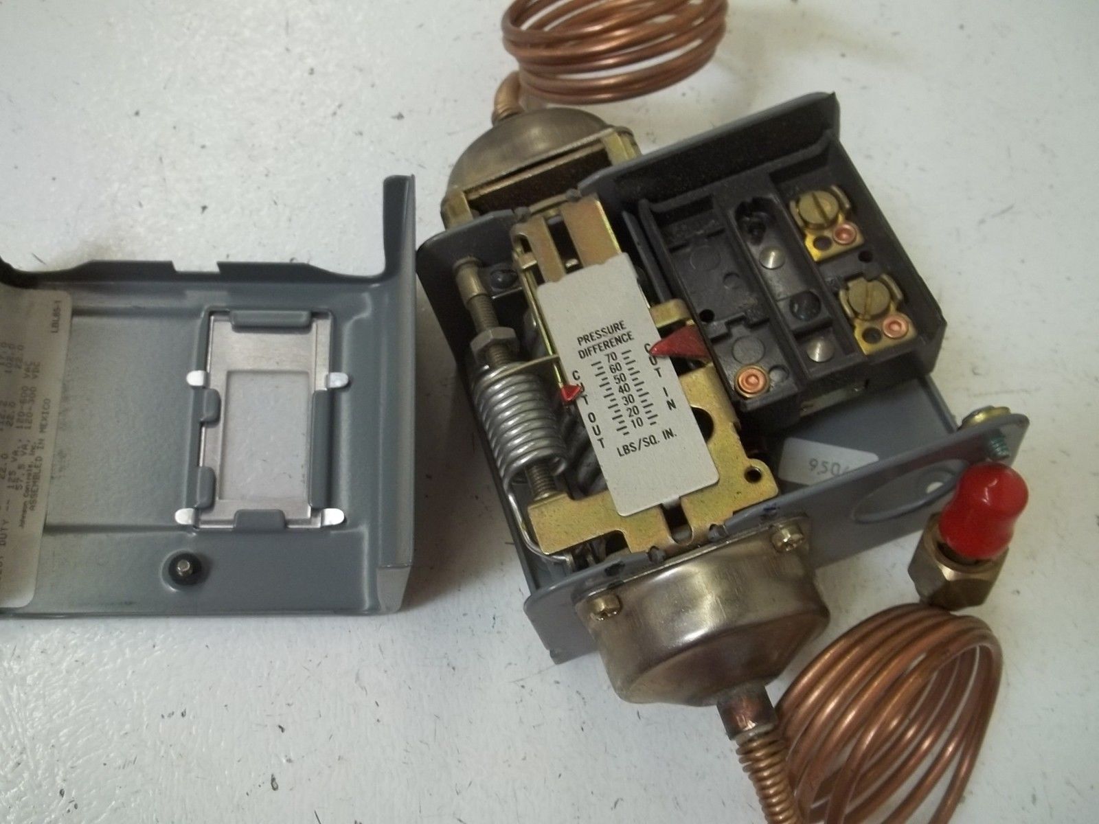 JOHNSON CONTROLS P74BA-1 DIFFERENTIAL PRESSURE CONTROL UNMP