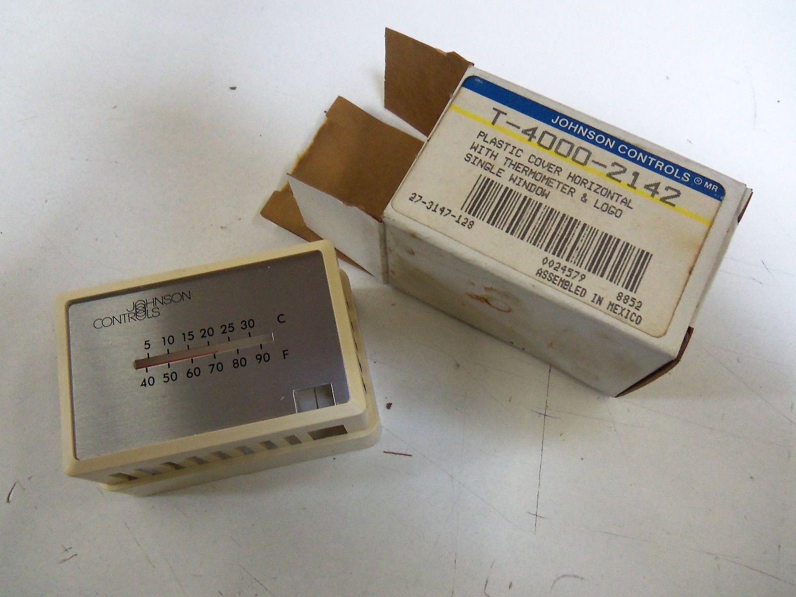 JOHNSON CONTROLS T-4000-2142 THERMOMETER COVER *NEW IN BOX*