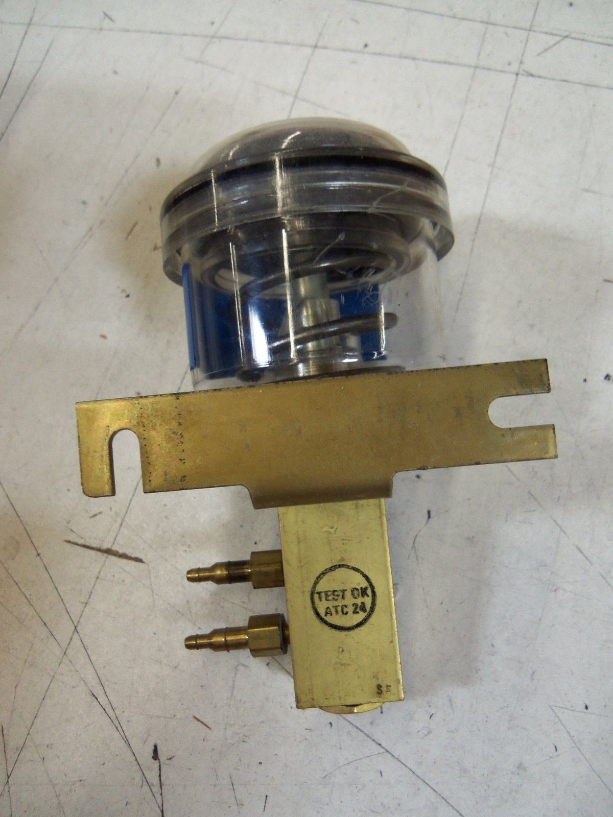 JOHNSON CONTROLS V-6137-1 *USED*