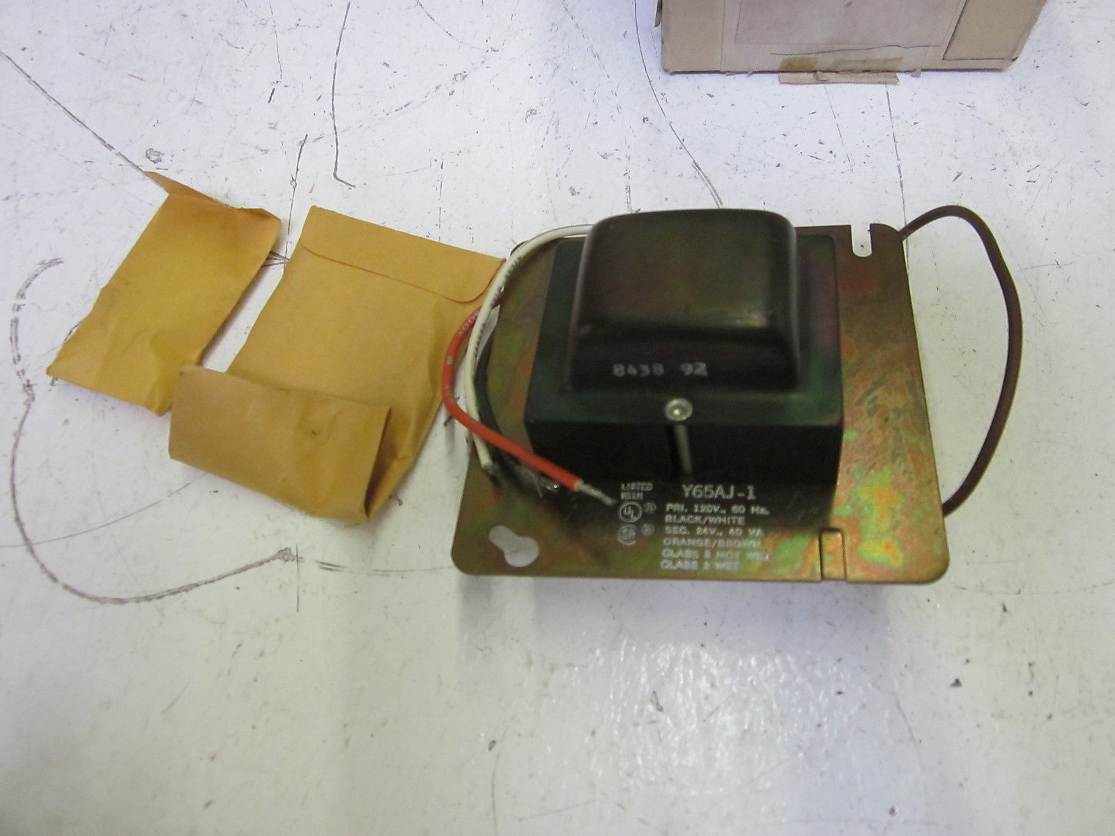 JOHNSON CONTROLS Y65AJ-1 CURRENT TRANSFORMER 120V  *NEW IN BOX*