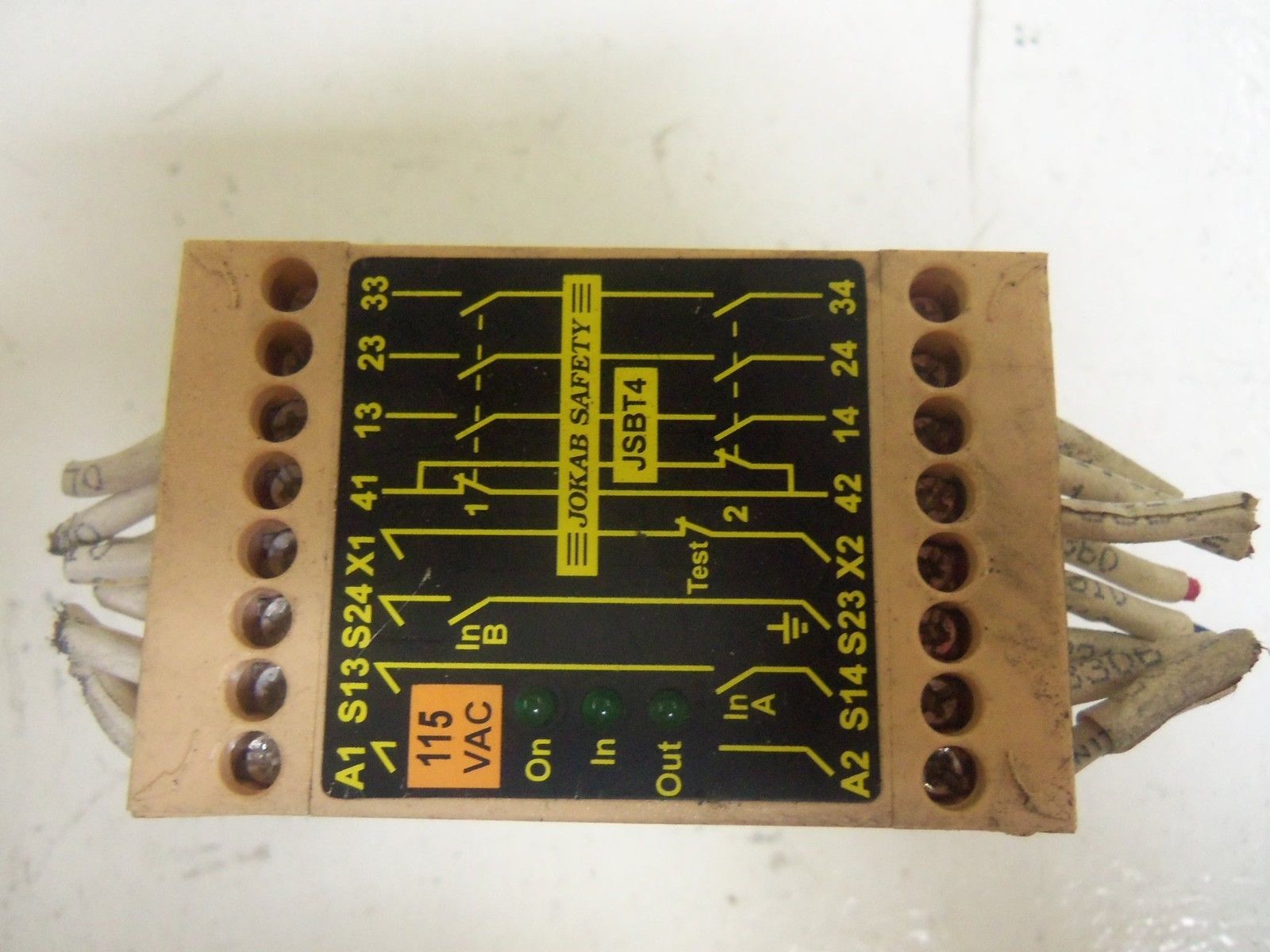 JOKAB SAFTEY JSBT4 SAFETY RELAY 115VAC *USED*