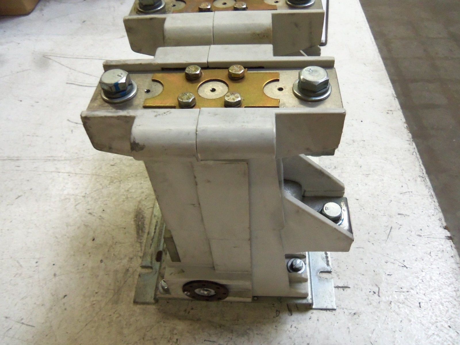 JOSLYN CLARK VC77U037A06-76 VACUUM CONTACTOR UNMP