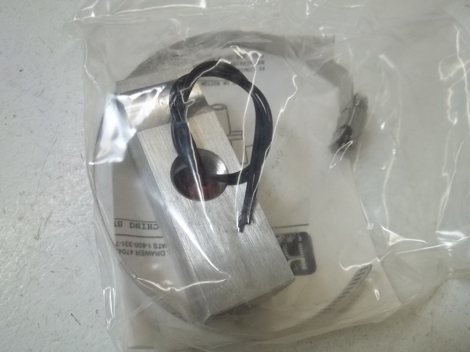 KENCO ENGINEERING 11381 LATCHING SWITCH *NEW IN BOX*