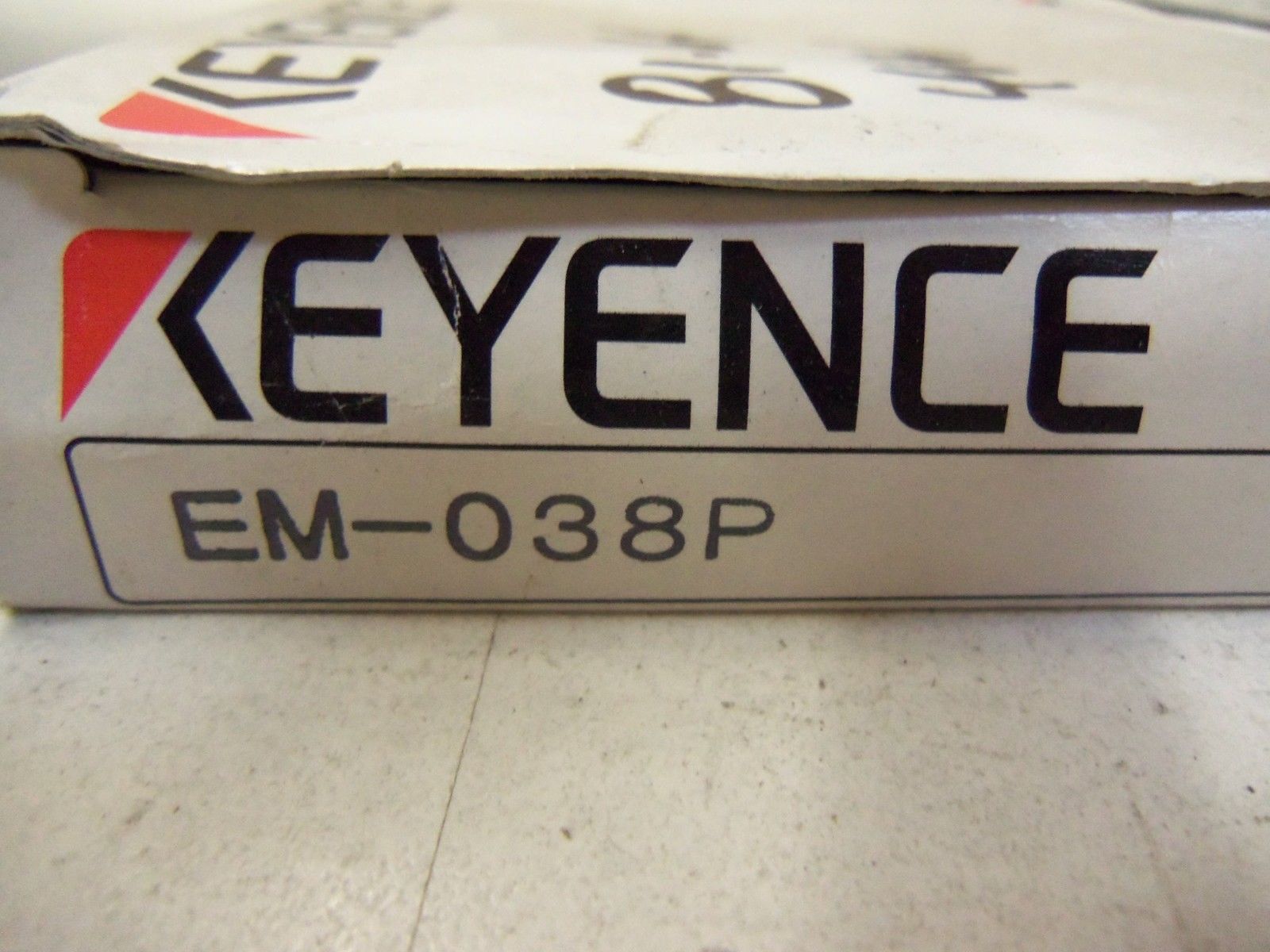 KEYENCE EM-038P PROXIMITY SWTCH *NEW IN BOX*