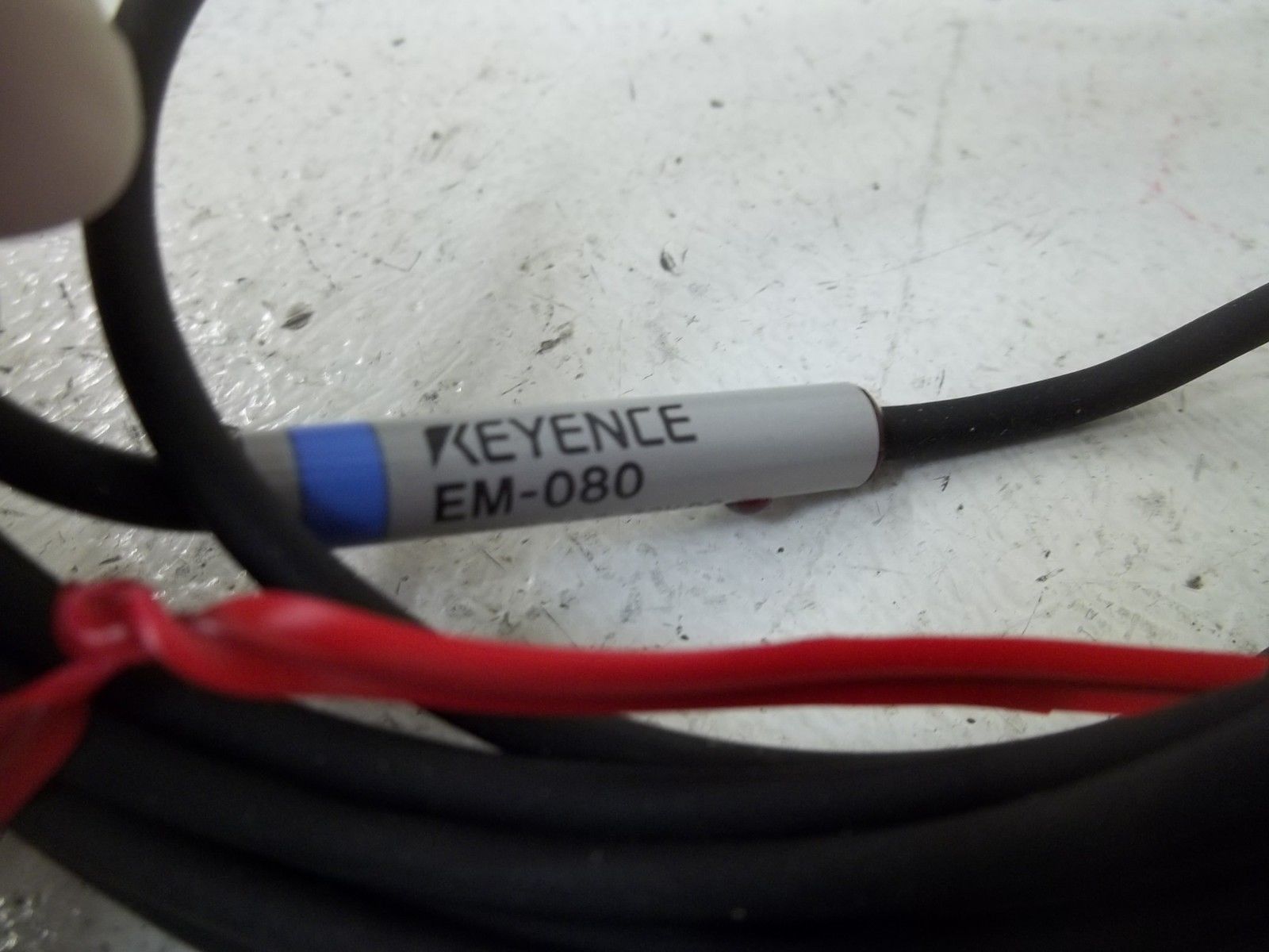 KEYENCE EM-080 PROXIMITY SENSOR W/IN-CABLE AMPLIFIER NSMP