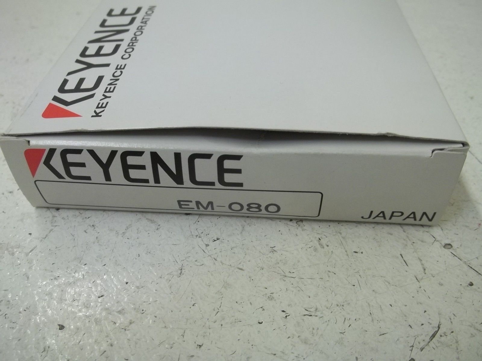 KEYENCE EM-080 PROXIMITY SENSOR W/IN-CABLE AMPLIFIER NSMP
