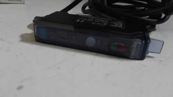 KEYENCE FIBER OPTIC SENSOR FS-TIP *NEW IN BOX*