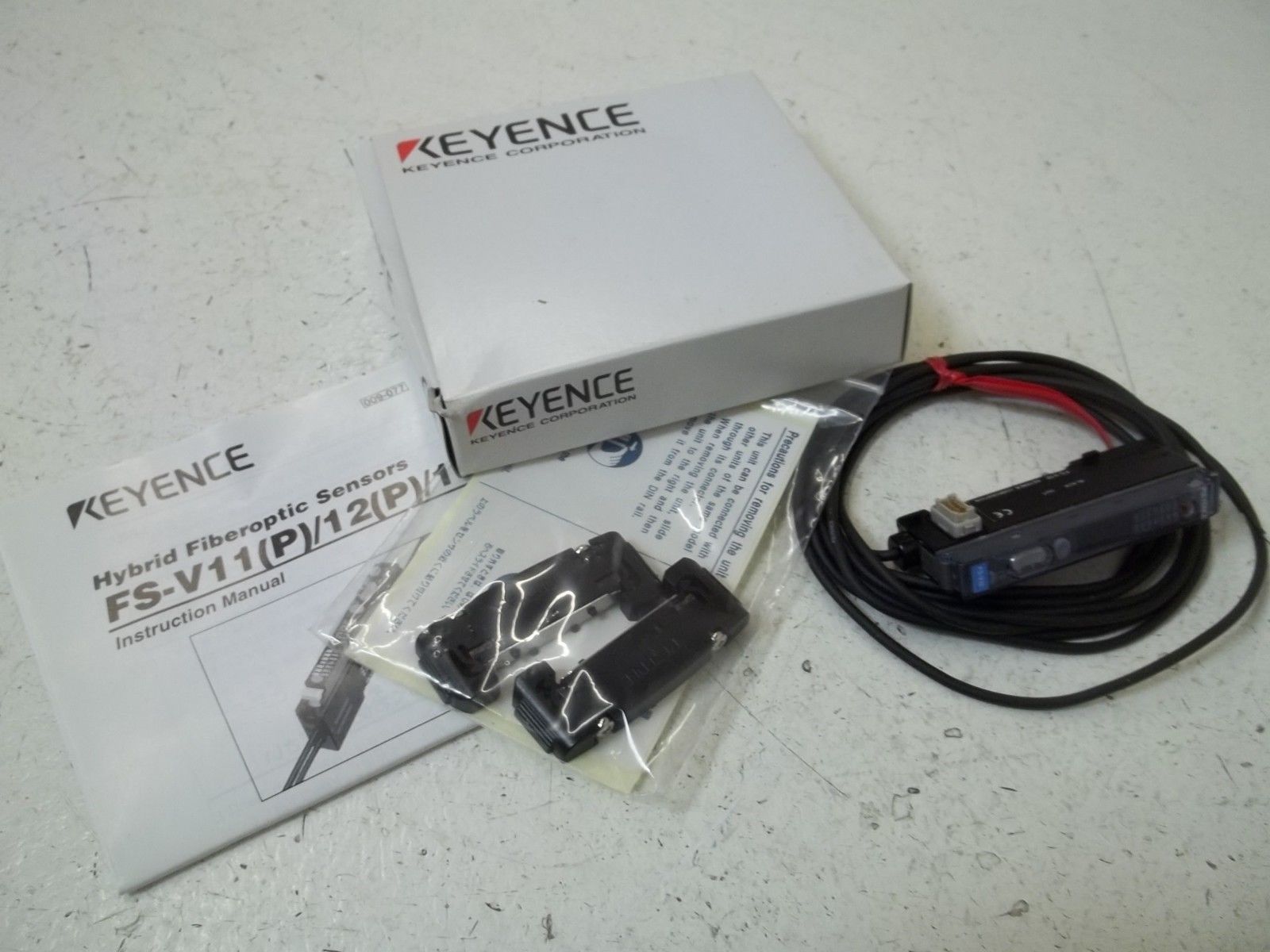 KEYENCE FS-V12 HYBRID FIBEROPTIC SENSOR NSMP