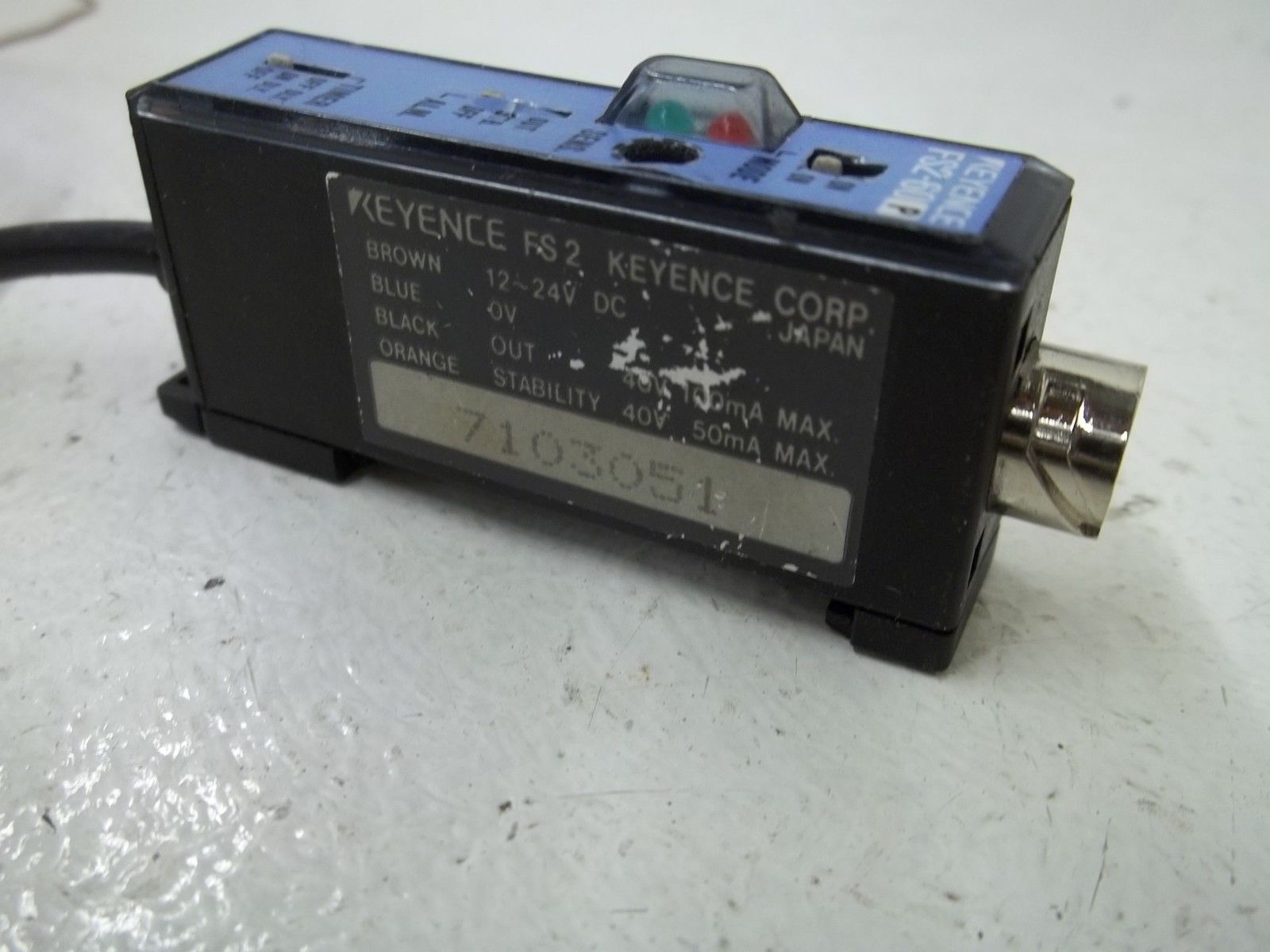 KEYENCE FS2-60P FIBER OPTIC SENSOR AMPLIFIER UNMP