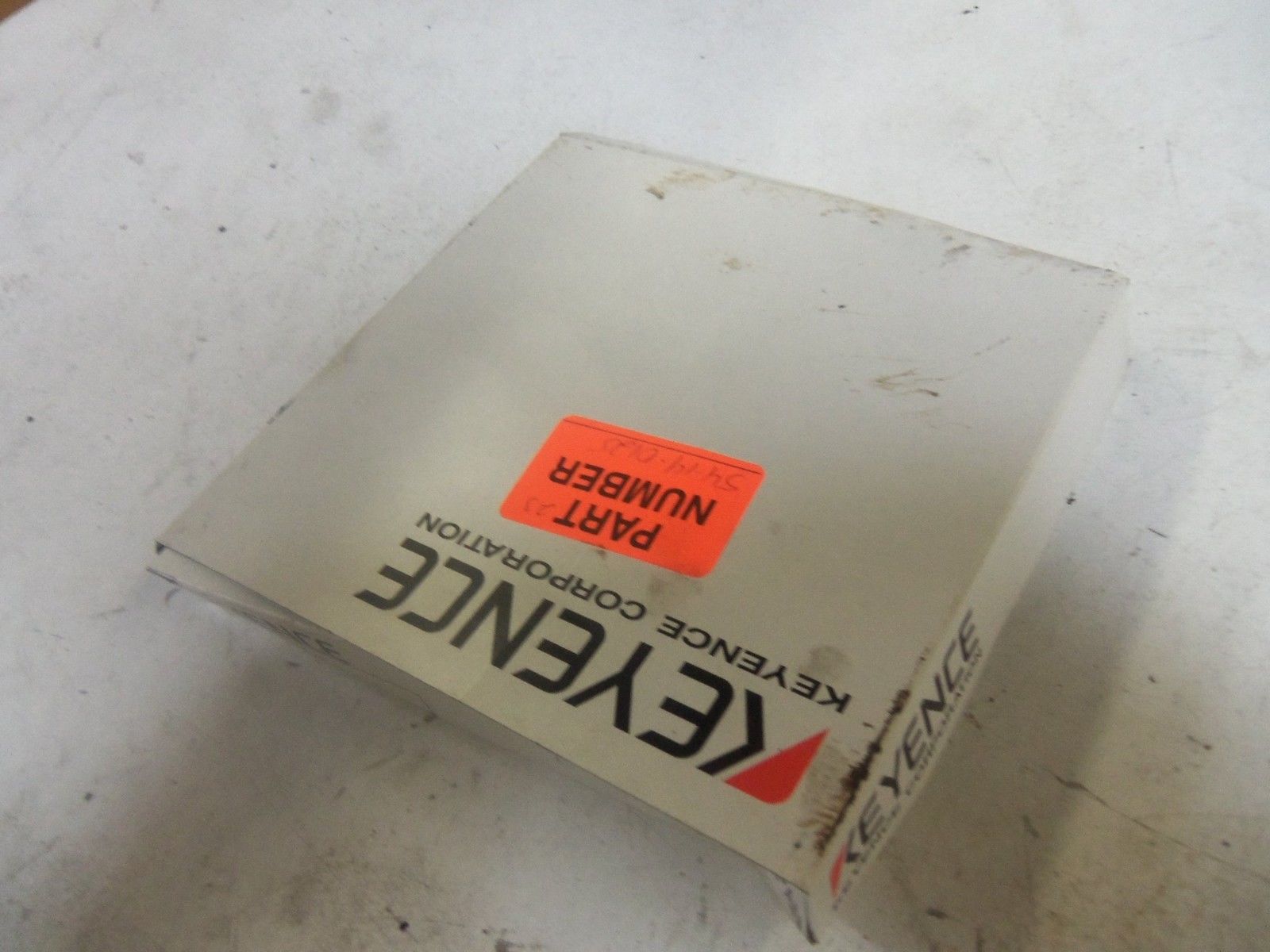 KEYENCE FU-1303 *NEW IN BOX*