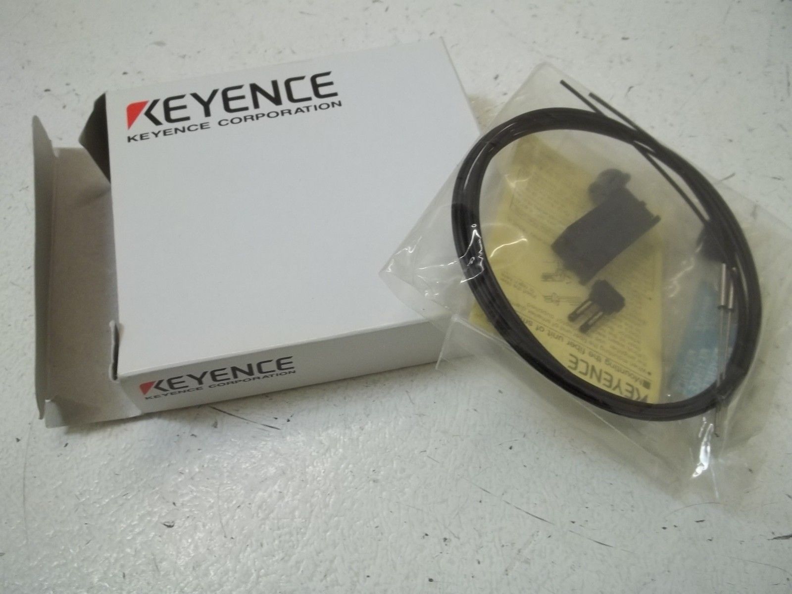 KEYENCE FU-1826 REFLECTIVE FIBER UNIT NSMP