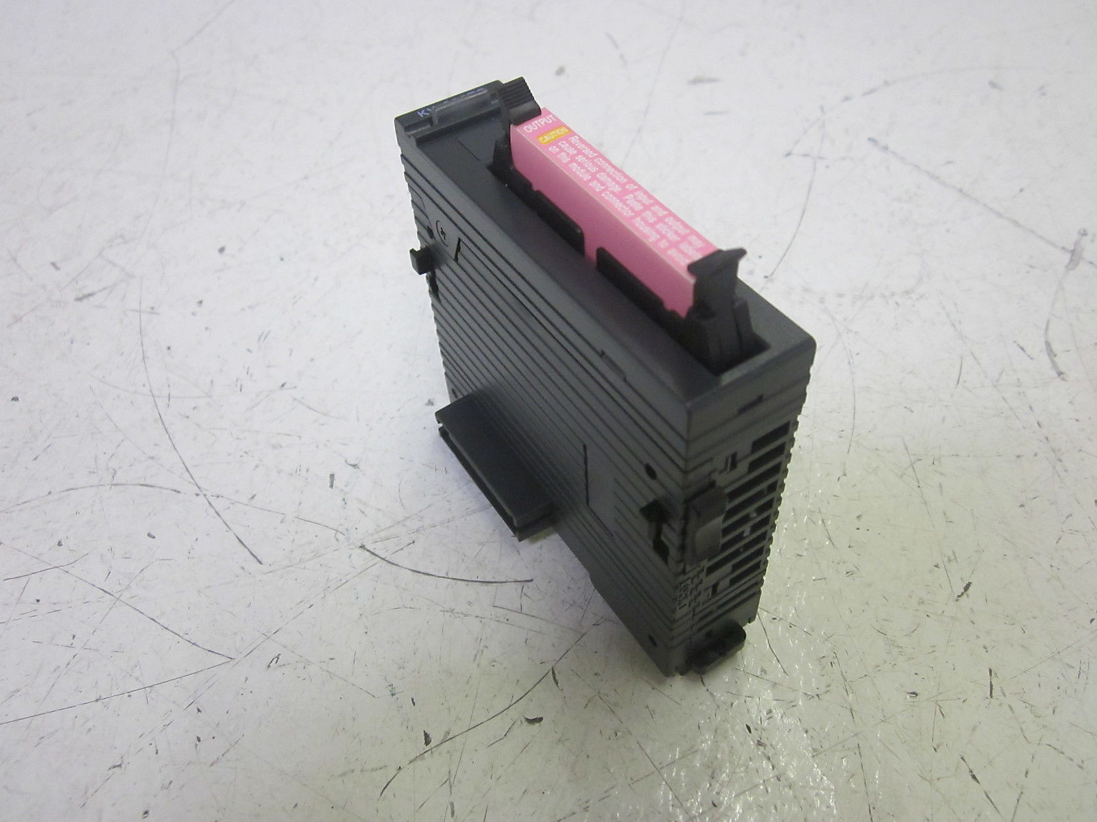 KEYENCE KV-C32TC OUTPUT MODULE 30VDC NSMP