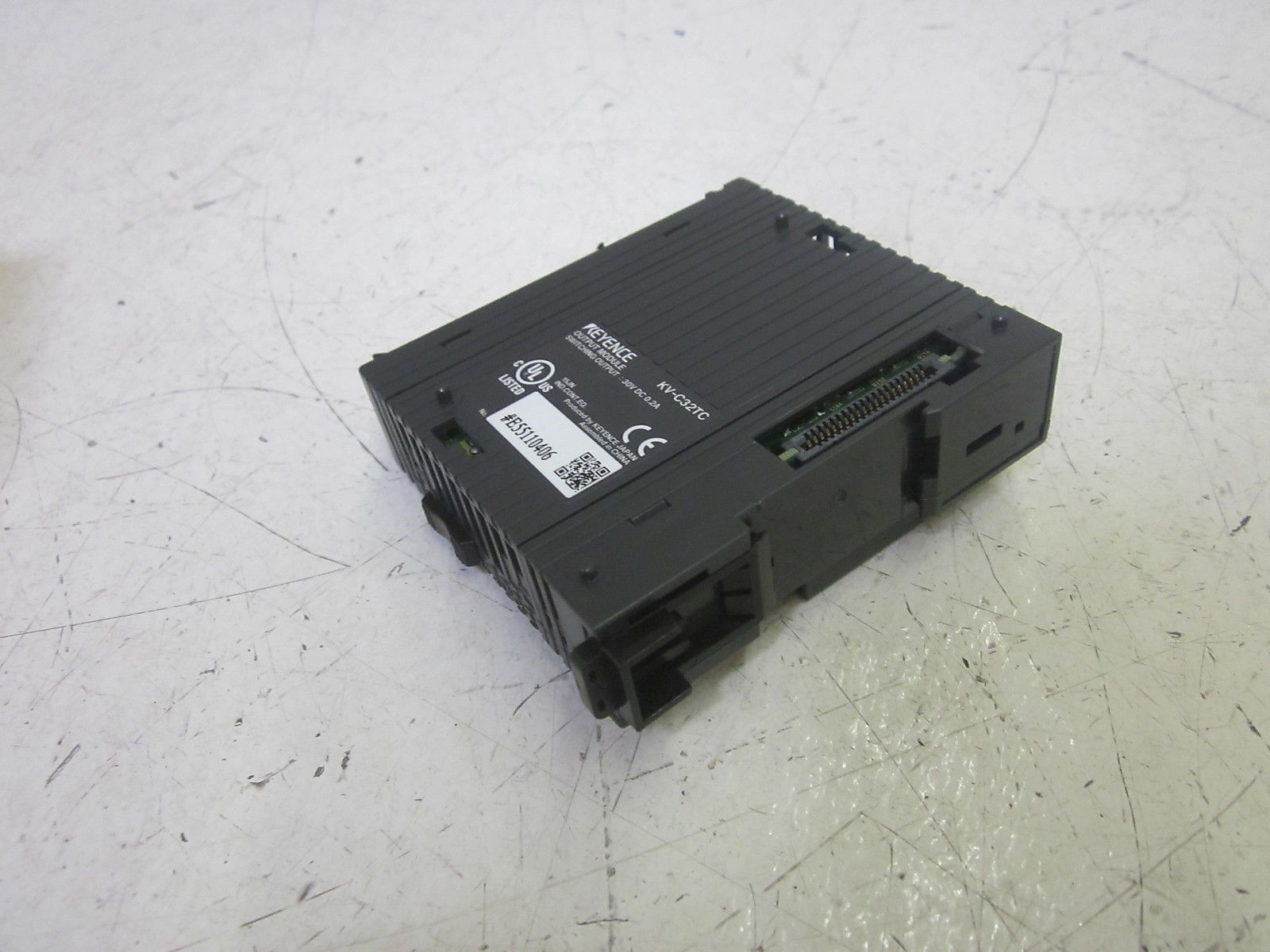 KEYENCE KV-C32TC OUTPUT MODULE 30VDC NSMP