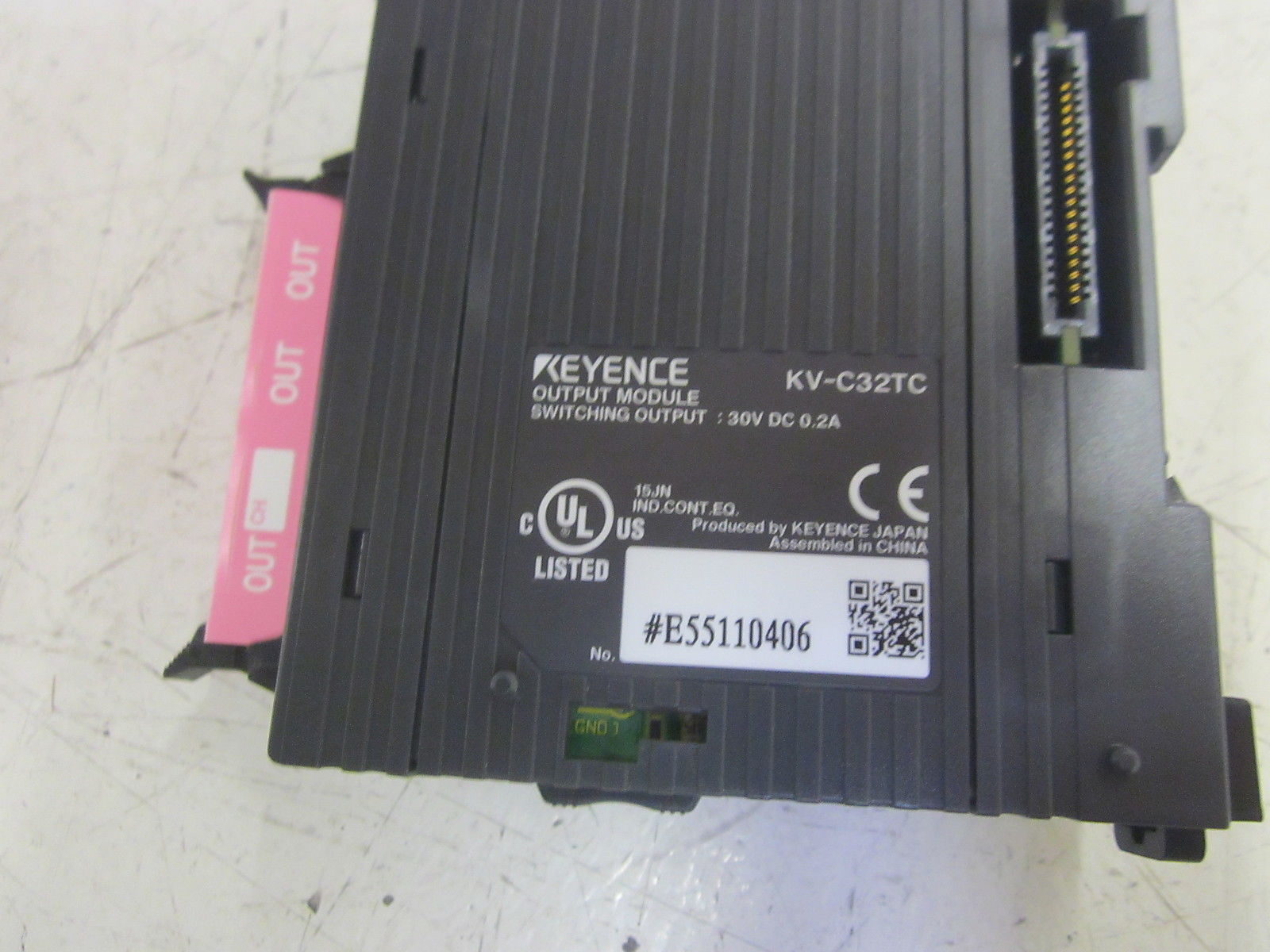 KEYENCE KV-C32TC OUTPUT MODULE 30VDC NSMP