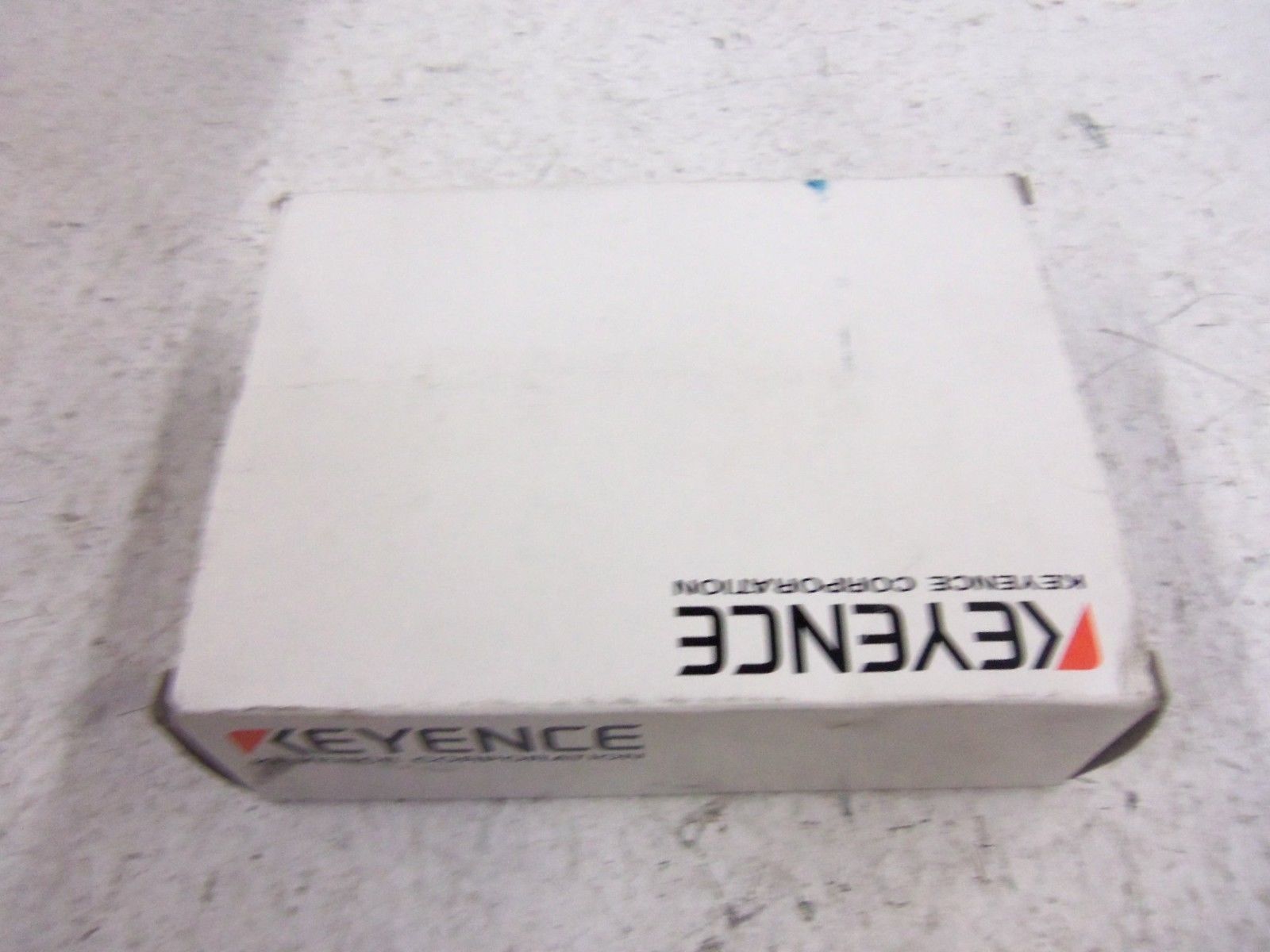 KEYENCE LX2-70  *NEW*