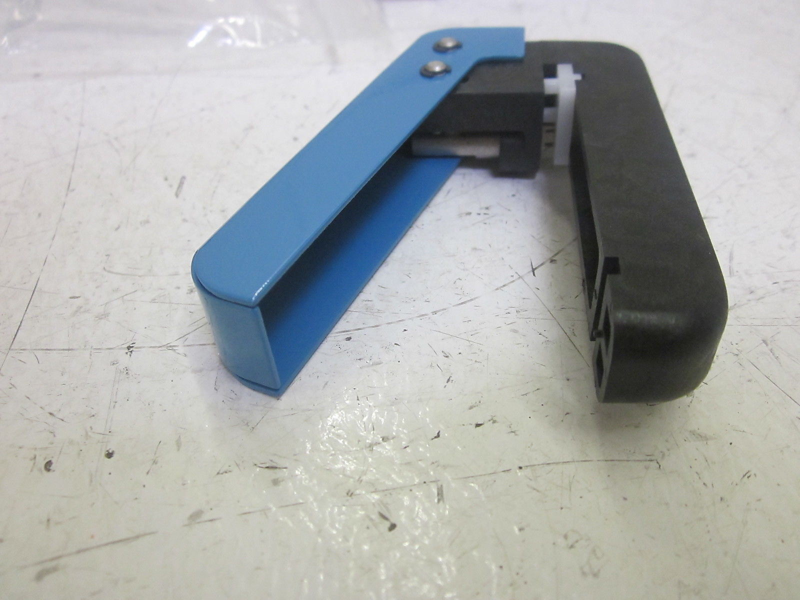 KEYENCE OP-21734 TOOL MIL IDC CONNECTORS NSMP