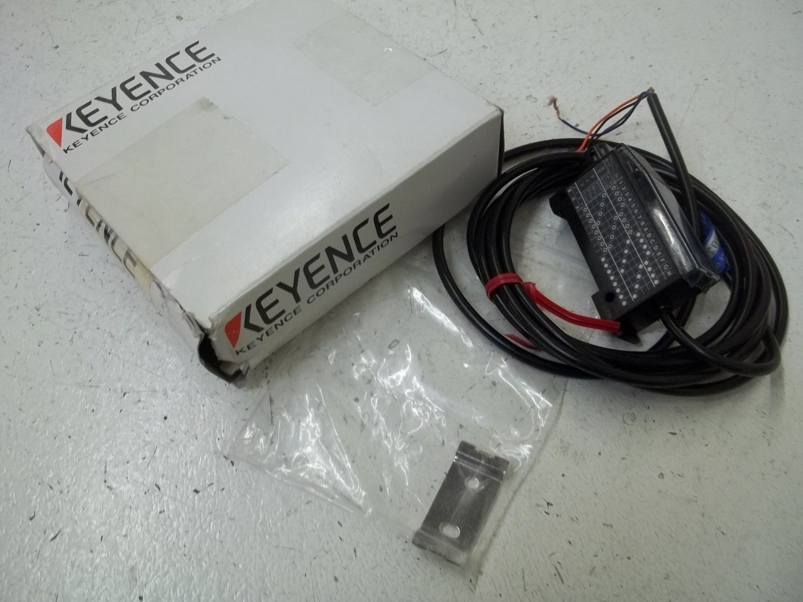 KEYENCE PS2-61 PHOTOELECTRIC AMPLIFIER SENSOR UNMP