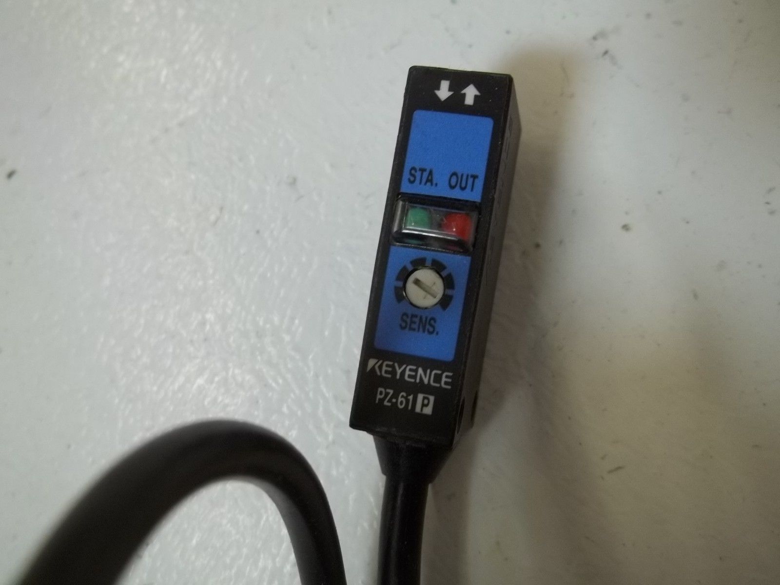 KEYENCE PZ-61P PHOTOELECTRIC SENSOR UNMP
