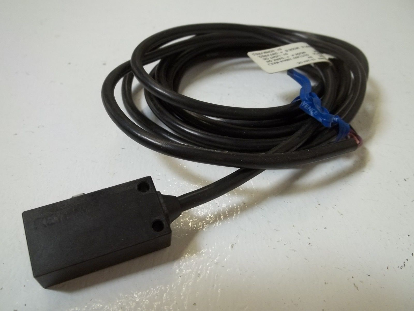 KEYENCE PZ-61P PHOTOELECTRIC SENSOR UNMP