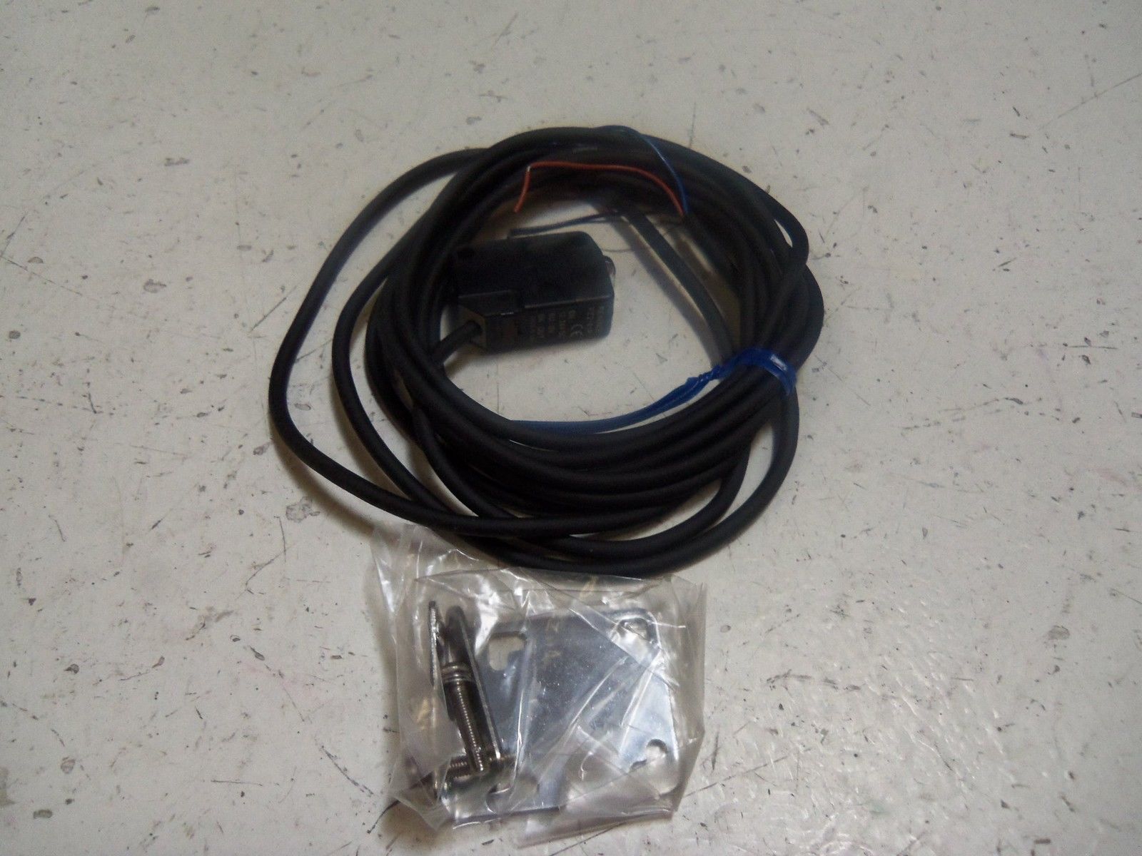 KEYENCE PZ2-41P PHOTOELECTRIC SENSOR NSNP