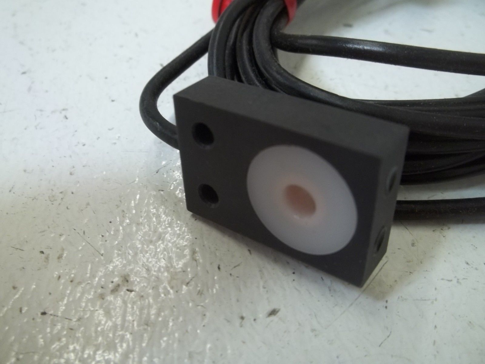 KEYENCE TH-305 MAGNETIC PROXIMITY SENSOR UNMP