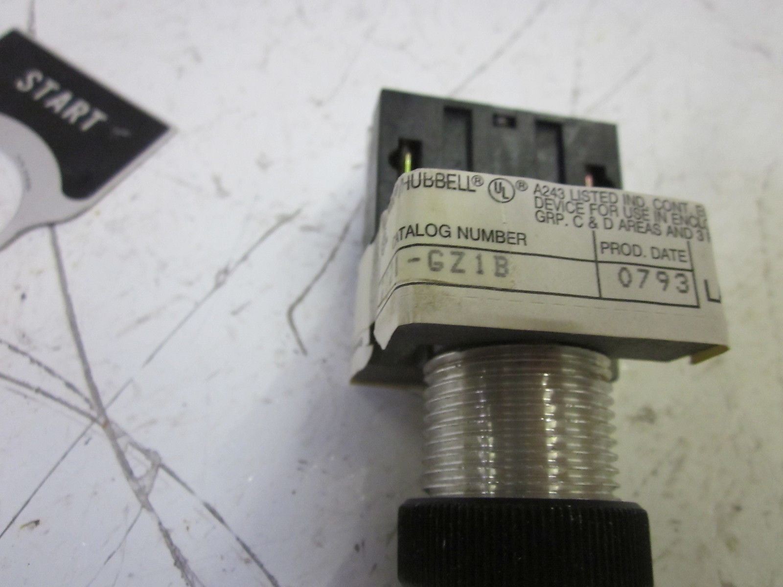 KILLARK HUBBELL G021-GZ1B GREEN PUSHBUTTON  NSMP1