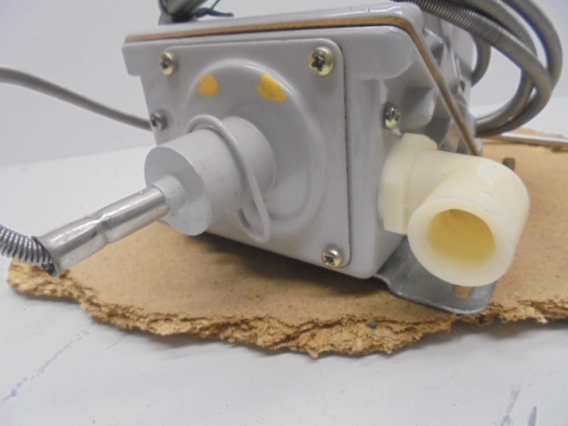 DELTA TYPE 721 TEMPERATURE SWITCH  NSNP