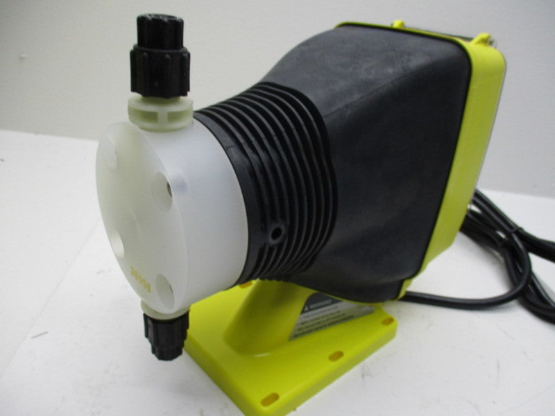 LMI AA151-95T ELECTRONICMAGNETIC DOSING PUMP 120VAC   NSMP