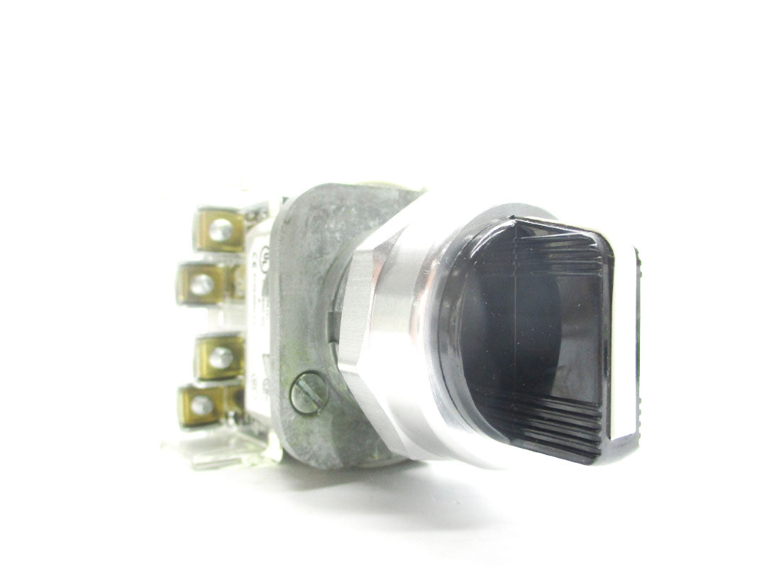 ALLEN BRADLEY 800T-J5KE7AMAX SER. T (WH) NSMP