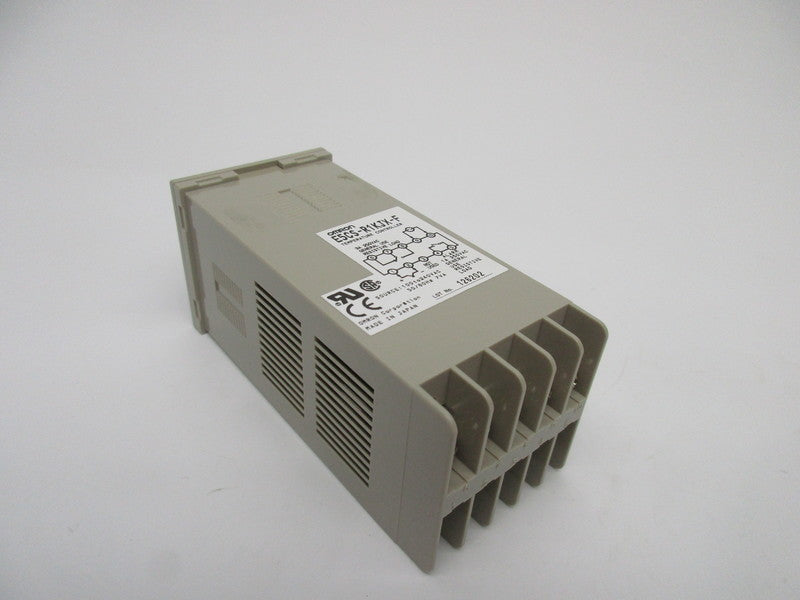 OMRON E5CS-R1KJX-F 100-240VAC 3A UNMP